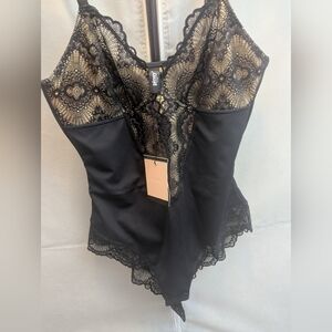 Pinsy Sculpting Lace Bodysuit